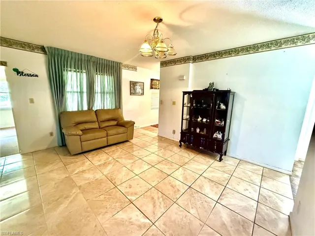 217 Oaklawn Ct, Lehigh Acres, Florida 33936