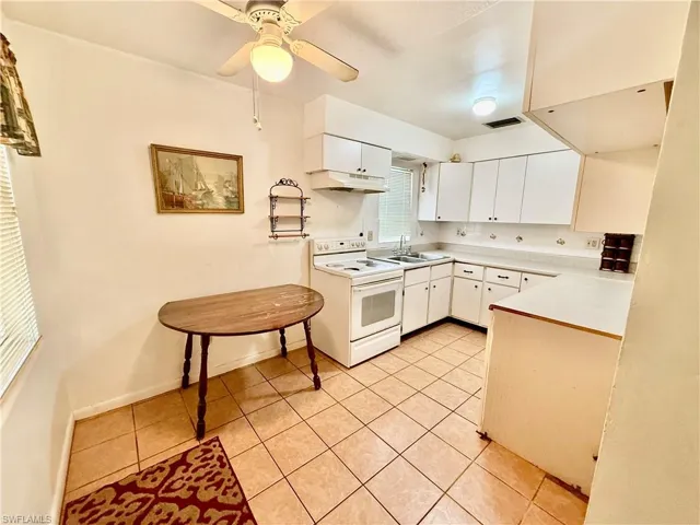 217 Oaklawn Ct, Lehigh Acres, Florida 33936