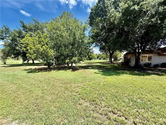 217 Oaklawn Ct, Lehigh Acres, Florida 33936