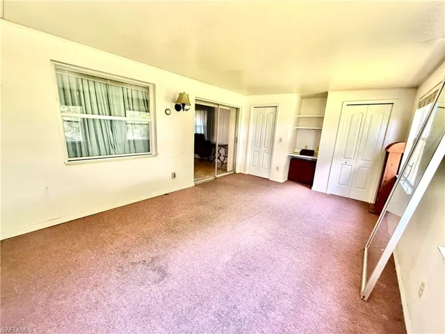 217 Oaklawn Ct, Lehigh Acres, Florida 33936
