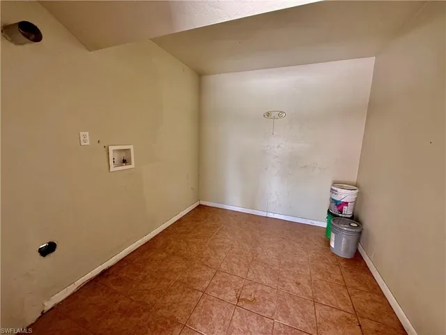 217 Oaklawn Ct, Lehigh Acres, Florida 33936