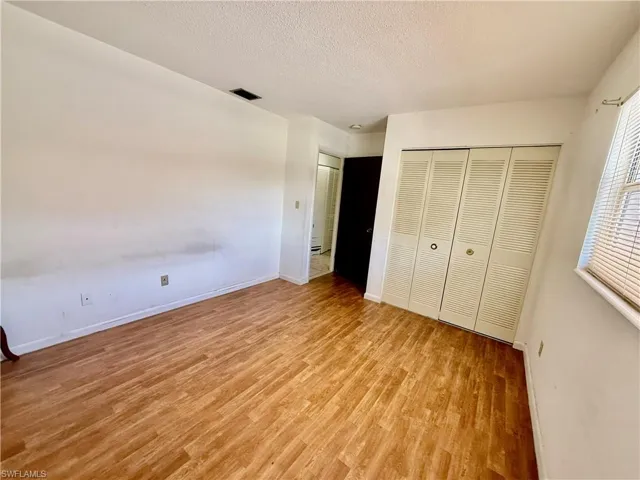 217 Oaklawn Ct, Lehigh Acres, Florida 33936