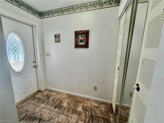 217 Oaklawn Ct, Lehigh Acres, Florida 33936
