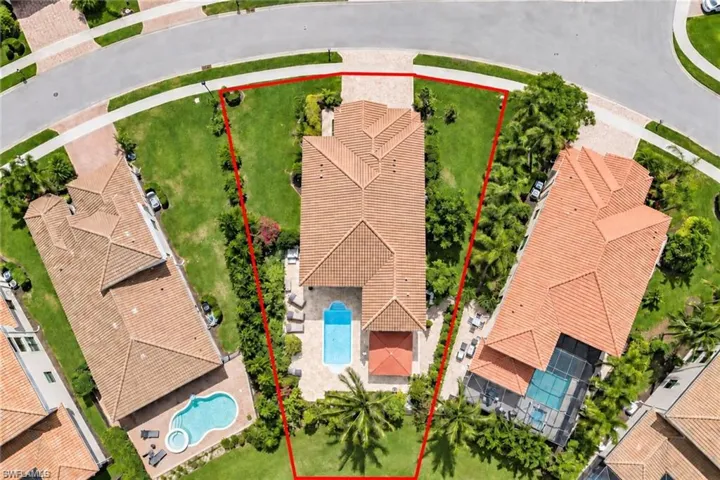 2759 Cinnamon Bay Cir, Naples, Florida 34119