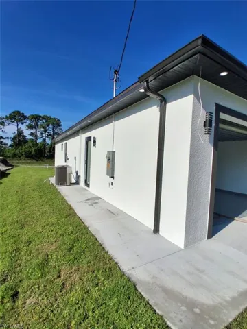 1106 Edelweiss St E, Lehigh Acres, Florida 33974