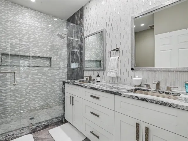 3299 Megan Ln 4, Naples, Florida 34109