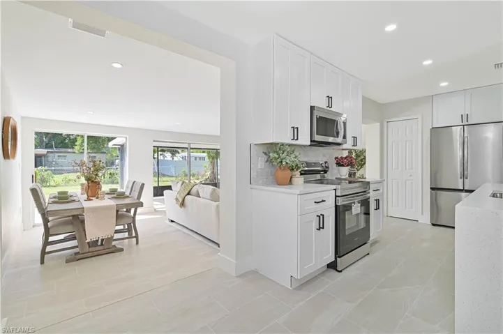 step down from kitchen to dining and family room