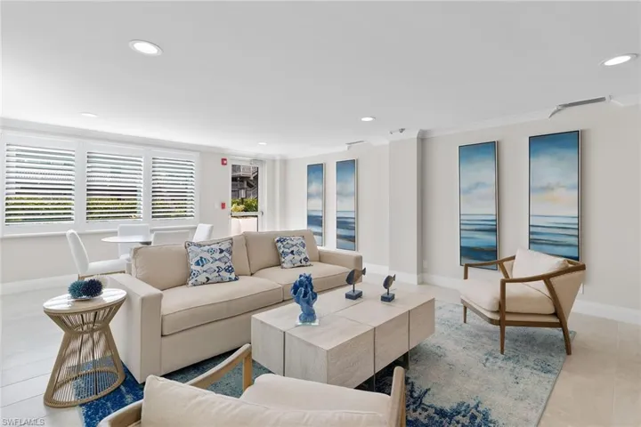 1919  Gulf Shore N BLVD, Naples, FL 34102