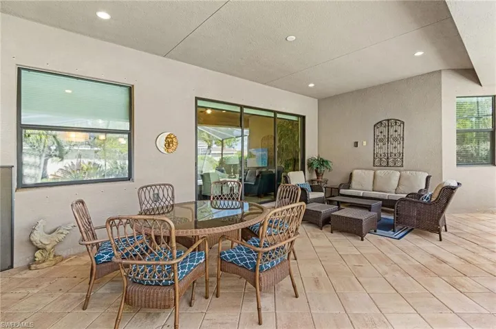 9889  Alhambra  LN, Bonita Springs, FL 34135