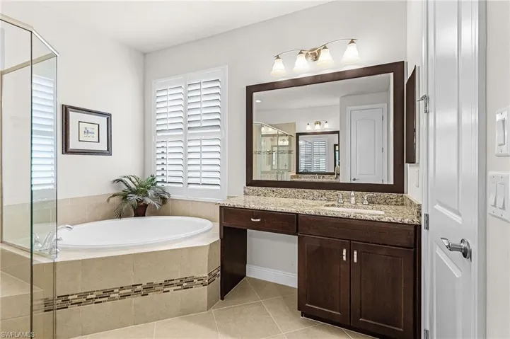 9889  Alhambra  LN, Bonita Springs, FL 34135