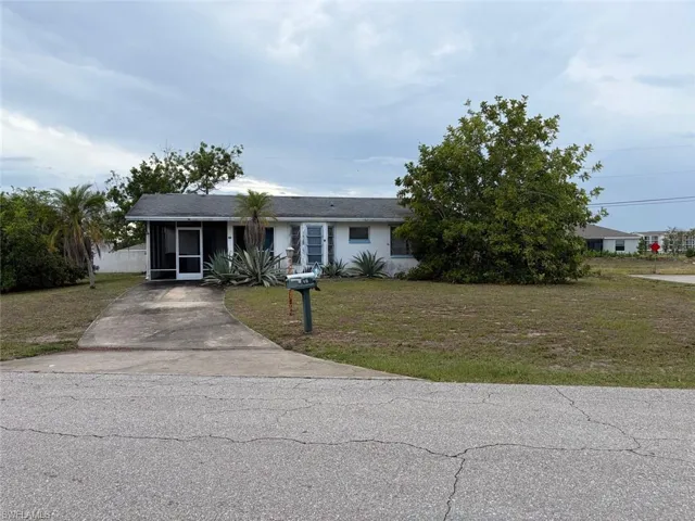 301 Rushmore Ave N, Lehigh Acres, Florida 33936