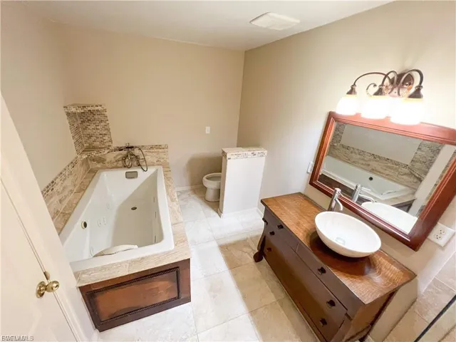 2032 Nw 5th St, Cape Coral, Florida 33993