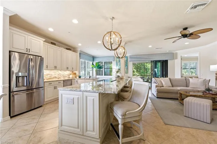 10554 Smokehouse Bay Dr 201, Naples, Florida 34120