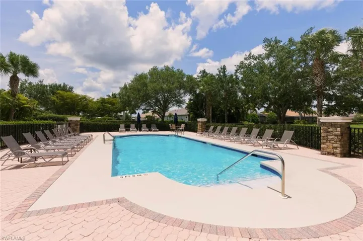 10554 Smokehouse Bay Dr 201, Naples, Florida 34120