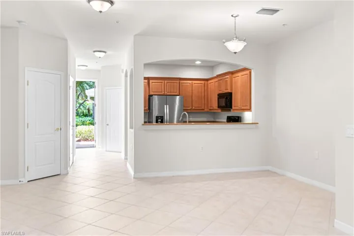 dining area/ entrance and extra closet to left