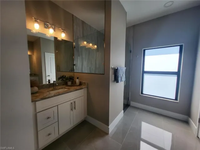 341 Nw 7th Ave, Cape Coral, Florida 33993