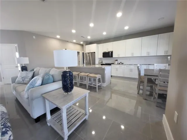 341 Nw 7th Ave, Cape Coral, Florida 33993