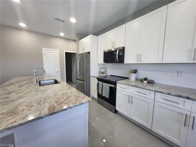 341 Nw 7th Ave, Cape Coral, Florida 33993