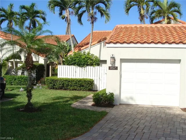 857 Reef Point Cir, Naples, Florida 34108