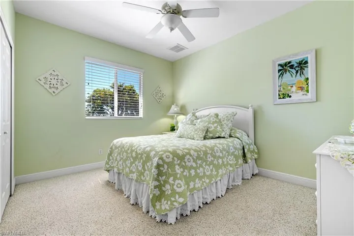 Guest bedroom/split floor plan