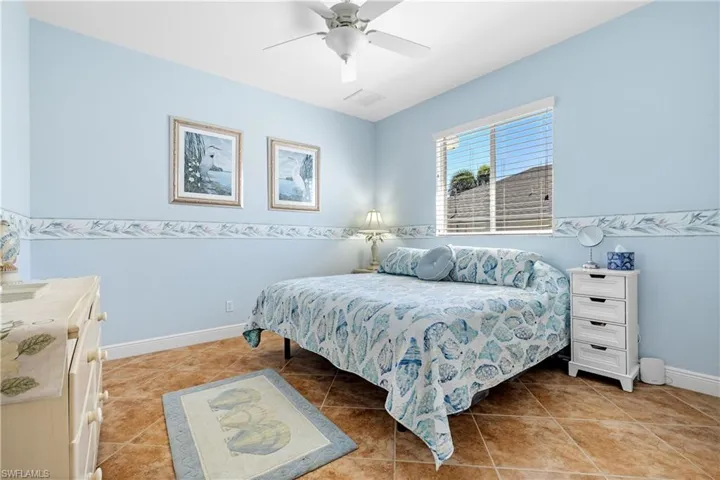 Guest bedroom