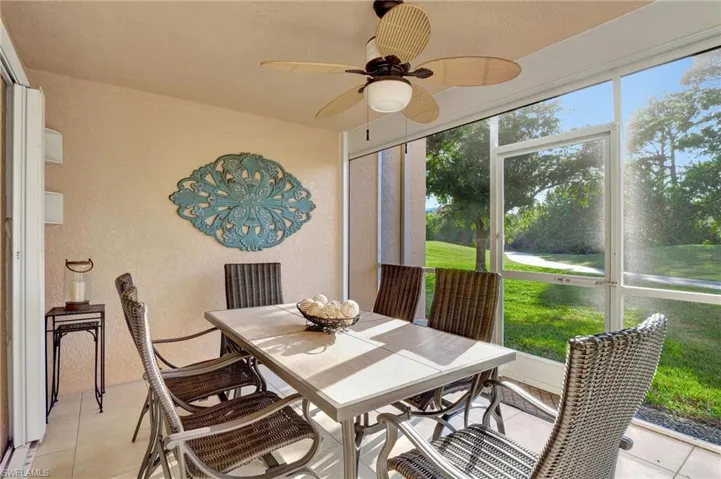 Sunroom / solarium with ceiling fan