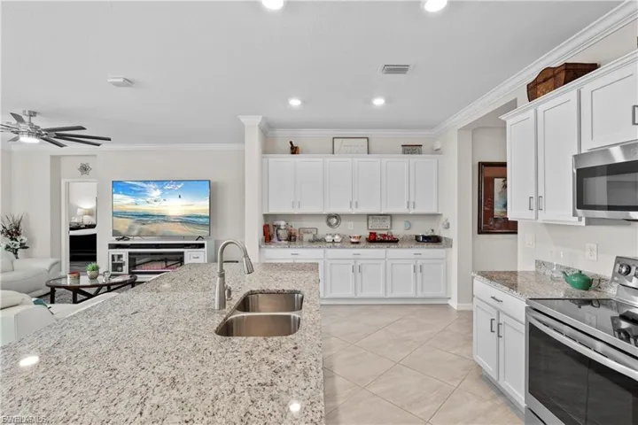 4392 Lemongrass Dr, Fort Myers, Florida 33916