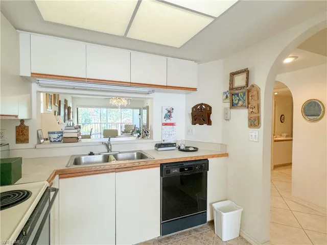 267  Deerwood  CIR, Naples, FL 34113