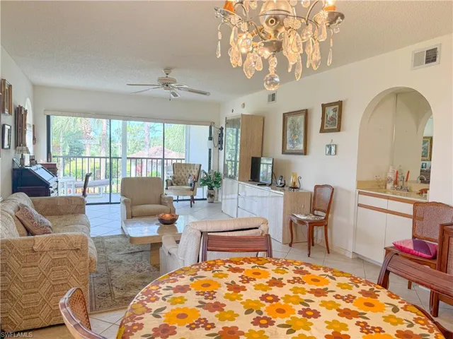 267  Deerwood  CIR, Naples, FL 34113