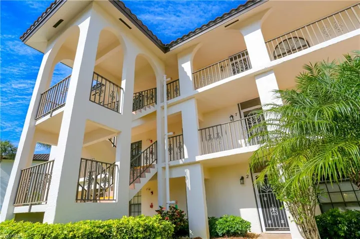 267  Deerwood  CIR, Naples, FL 34113