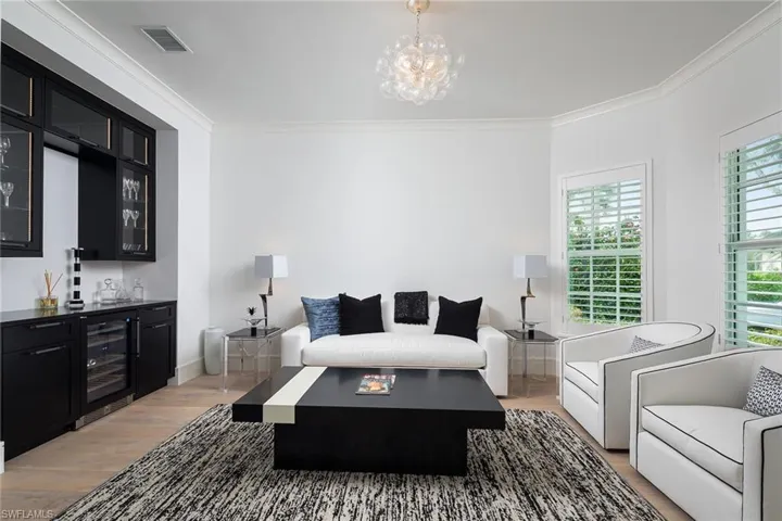 7165  Mill Run  CIR, Naples, FL 34109