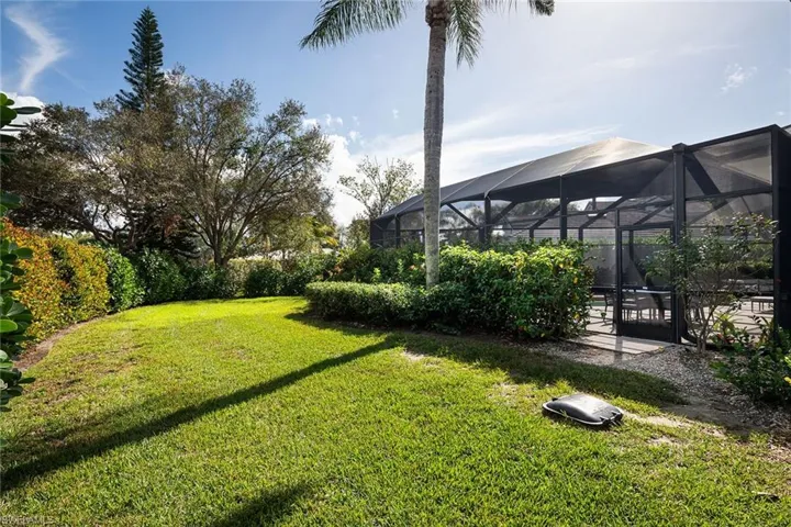 7165  Mill Run  CIR, Naples, FL 34109