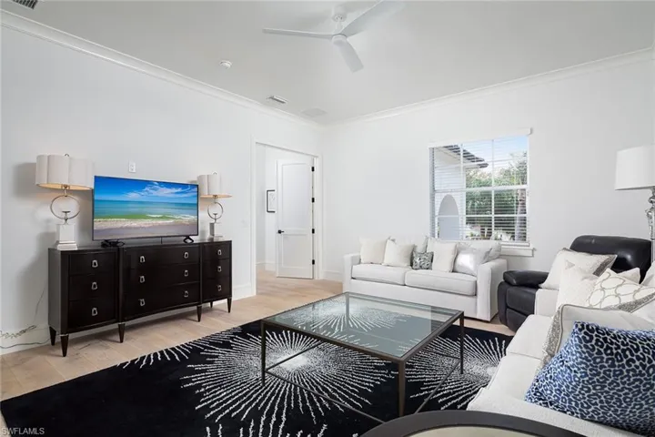 7165  Mill Run  CIR, Naples, FL 34109