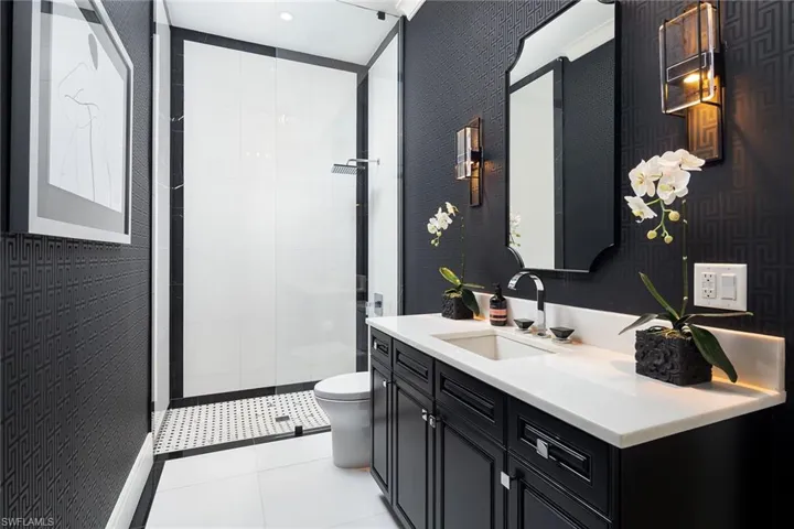 7165  Mill Run  CIR, Naples, FL 34109