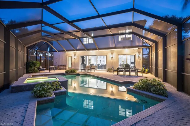 7165  Mill Run  CIR, Naples, FL 34109