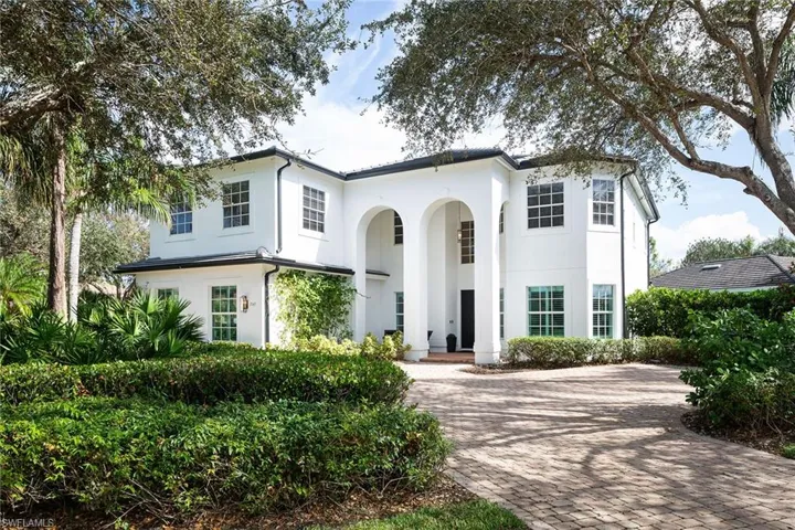 7165  Mill Run  CIR, Naples, FL 34109