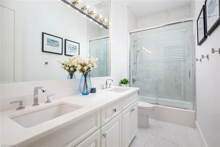 7165  Mill Run  CIR, Naples, FL 34109