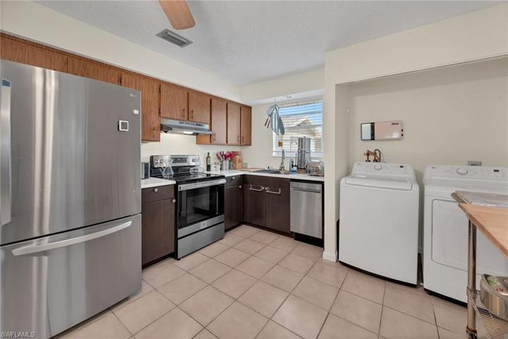 Unit 2 - Kitchen/Laundry
