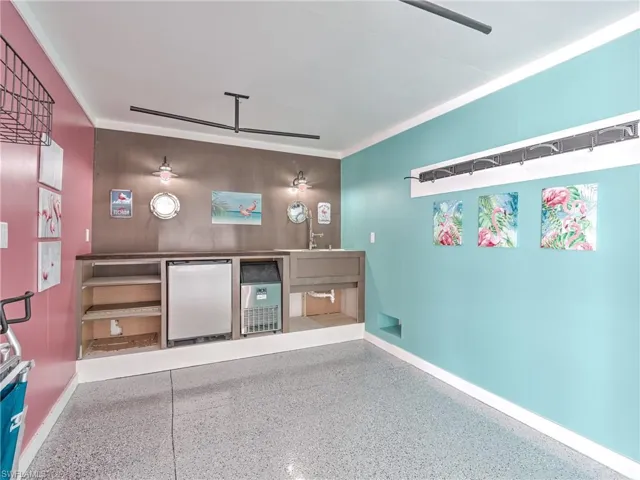 276 - Garage
