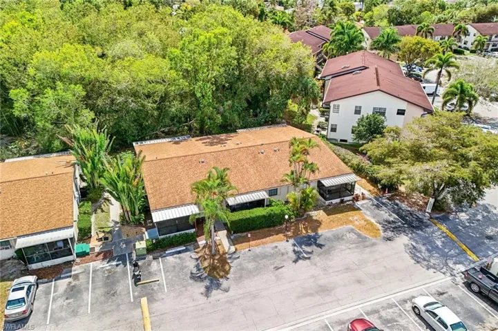 5320  Treetops  DR, Naples, FL 34113