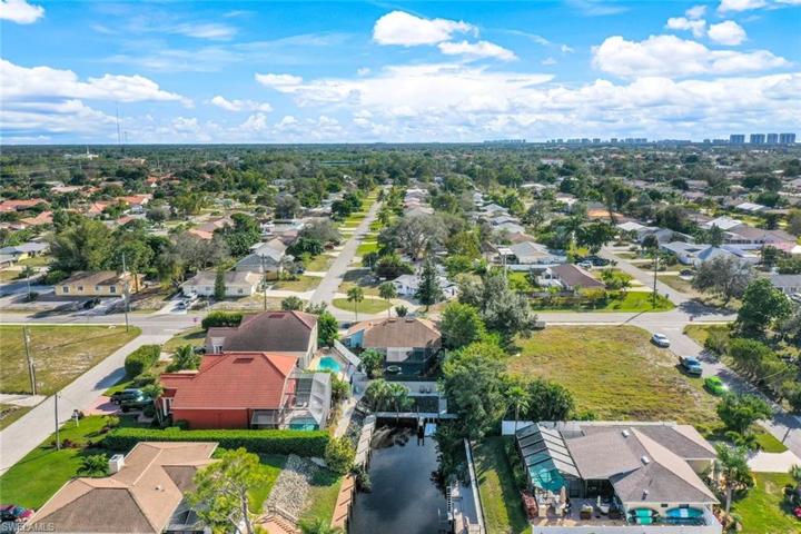 9315 Pennsylvania AVE, BONITA SPRINGS FL 34135