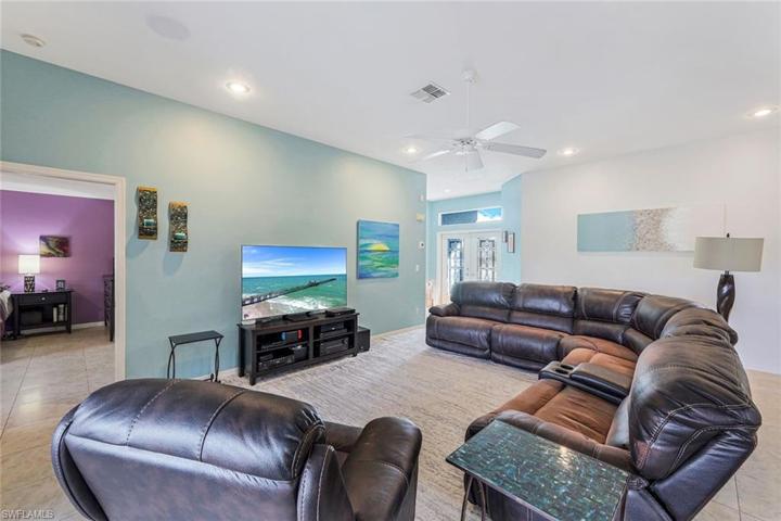9315 Pennsylvania AVE, BONITA SPRINGS FL 34135