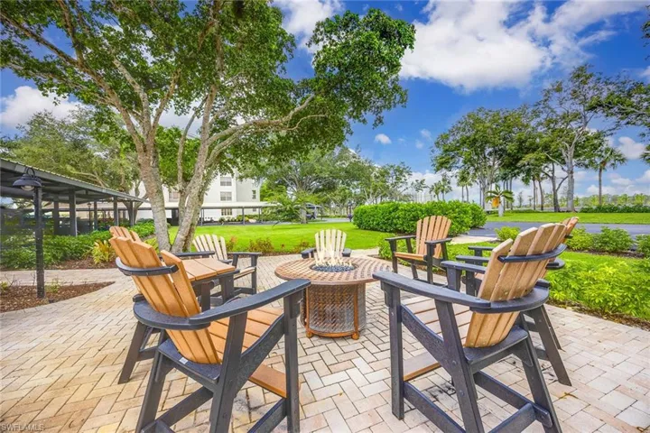 380  Horse Creek  DR, Naples, FL 34110