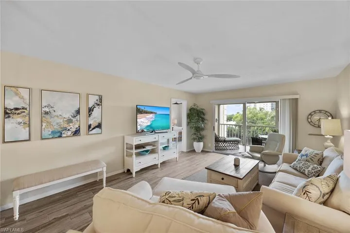 380  Horse Creek  DR, Naples, FL 34110
