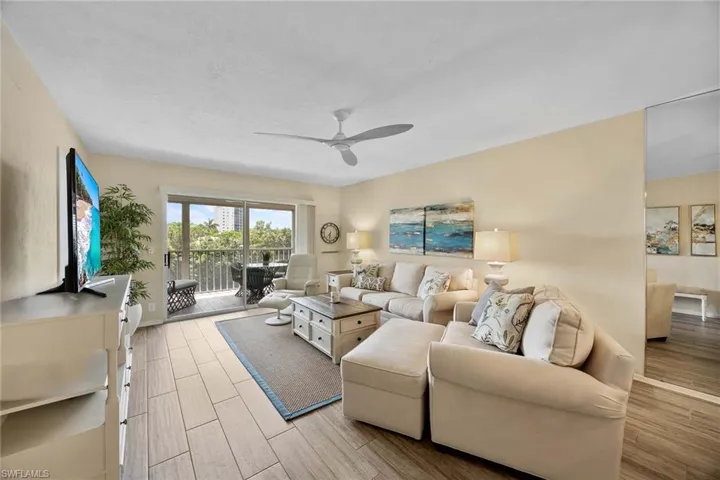 380  Horse Creek  DR, Naples, FL 34110