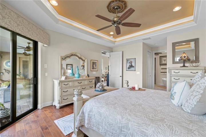 Wake up everyday in this  gorgeous master with a view straight out of a magazine!