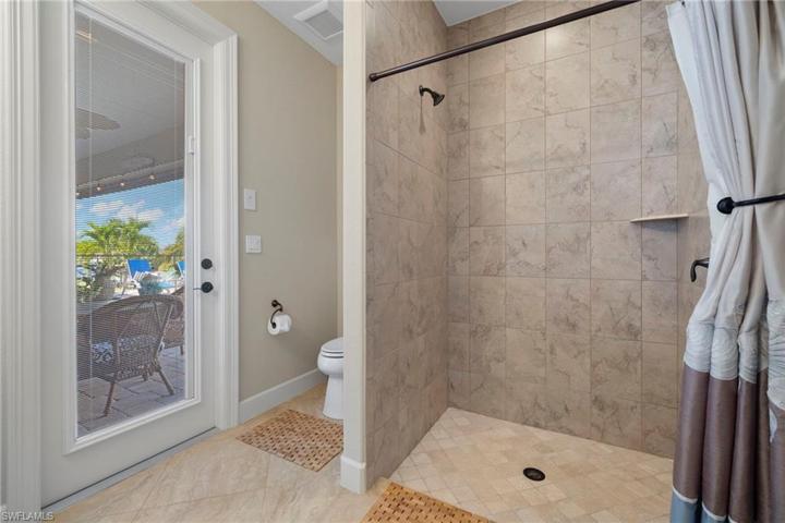 Wak in shower and outdoor pool access from the guest bath!  Easy access!