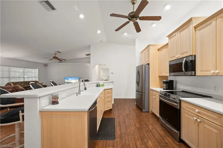 569 Rio Vista Ave, Punta Gorda, Florida 33982