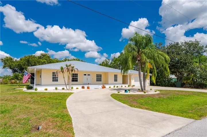 569 Rio Vista Ave, Punta Gorda, Florida 33982