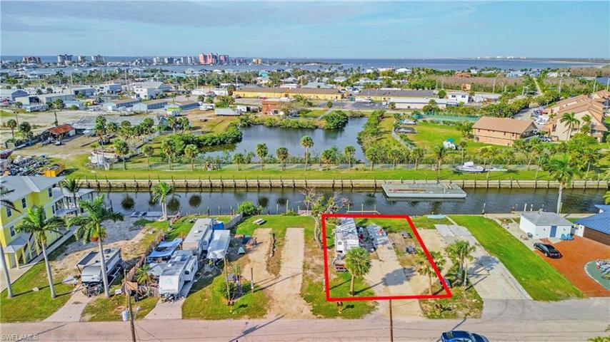 863 Oak Street Fort Myers Beach (San Carlos Island)